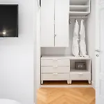 Grey Pearl Apartment *